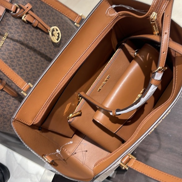 Michael Kors Charlotte Large 3-in-1 Signature Logo Tote Crossbody Shoulder Bag - Picture 5 of 16